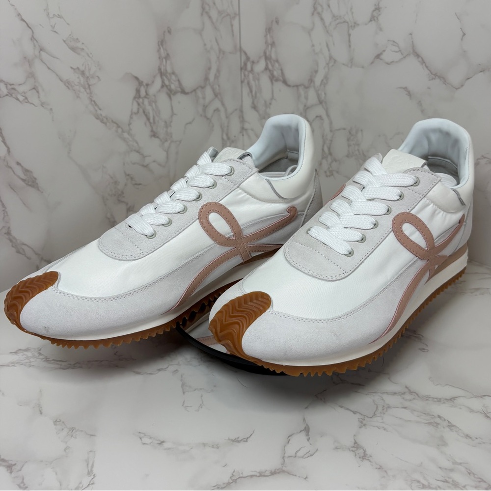 A-1CS-5: GYM SHOES: White and Brown Sneakers w/Pink Ribbon Accent, Unisex, NWOT - Picture 5 of 13